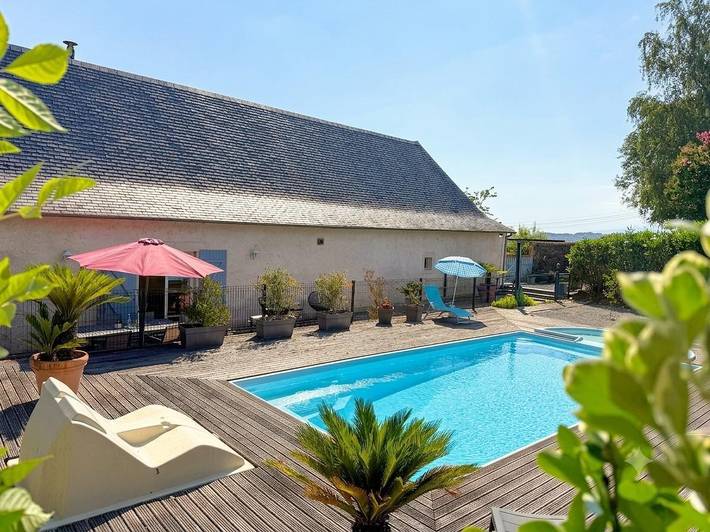 Gîte pour 2 personnes, avec Terrasse ainsi que Jardin et Piscine