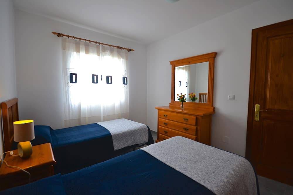 Gemütliche Villa im Las Terracitas / Internet & beheizter Pool + Alarm + Englisch Tv in Playa Blanca, Yaiza