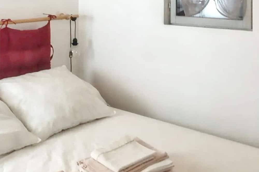 Homerez - Chalet in Poussan with garden in Poussan, Côte d'Améthyste