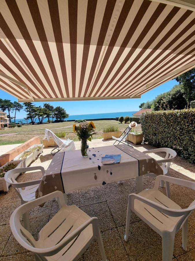 Gîte pour 4 personnes, avec vue et jardin dans Plage de La Birochère - 4