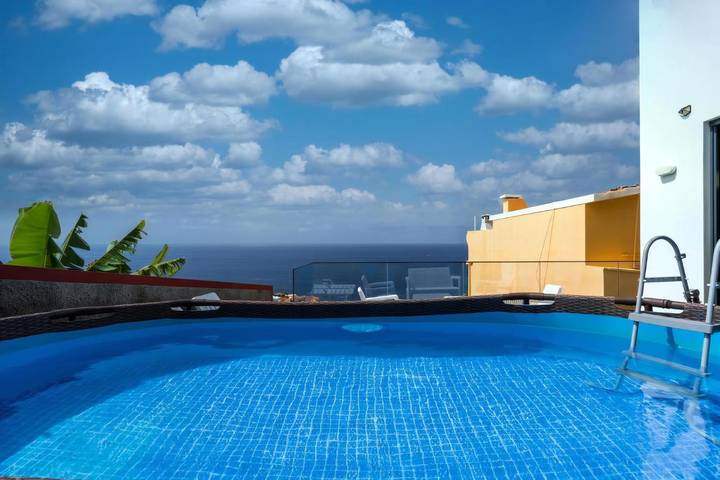Casa de férias para 6 pessoas, com terraço e piscina em Câmara de Lobos