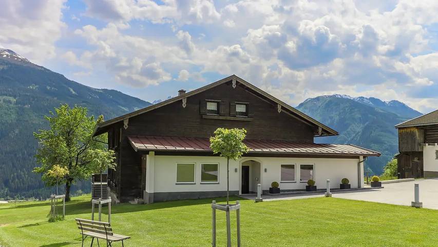 Bauernhof für 17 Personen, mit Garten, mit Haustier in Mittersill
