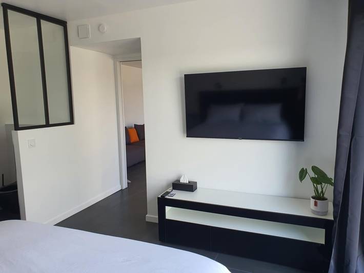 Holiday Home 'Neizh Ar Kaouenn Brandérion' with Private Pool, Jacuzzi and Wi-Fi in Brandérion, Côte des Mégalithes