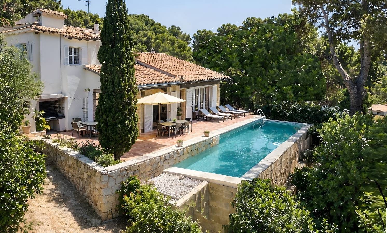 "Villa Cala Padri" con piscina, Wi-Fi, aire acondicionado, terraza y jardín in Cala Provençal, Capdepera