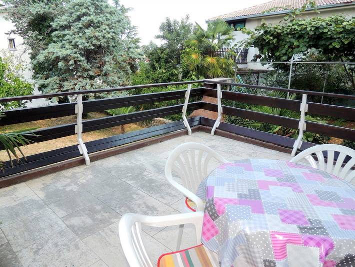 Ganze Wohnung, Ferienwohnung Dragica 2 im Erdgeschoss in Malinska-Dubašnica, Krk