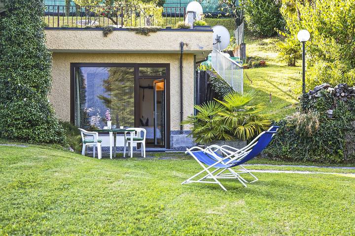 Appartamento per 2 persone, con vista lago e giardino in Provincia di Varese