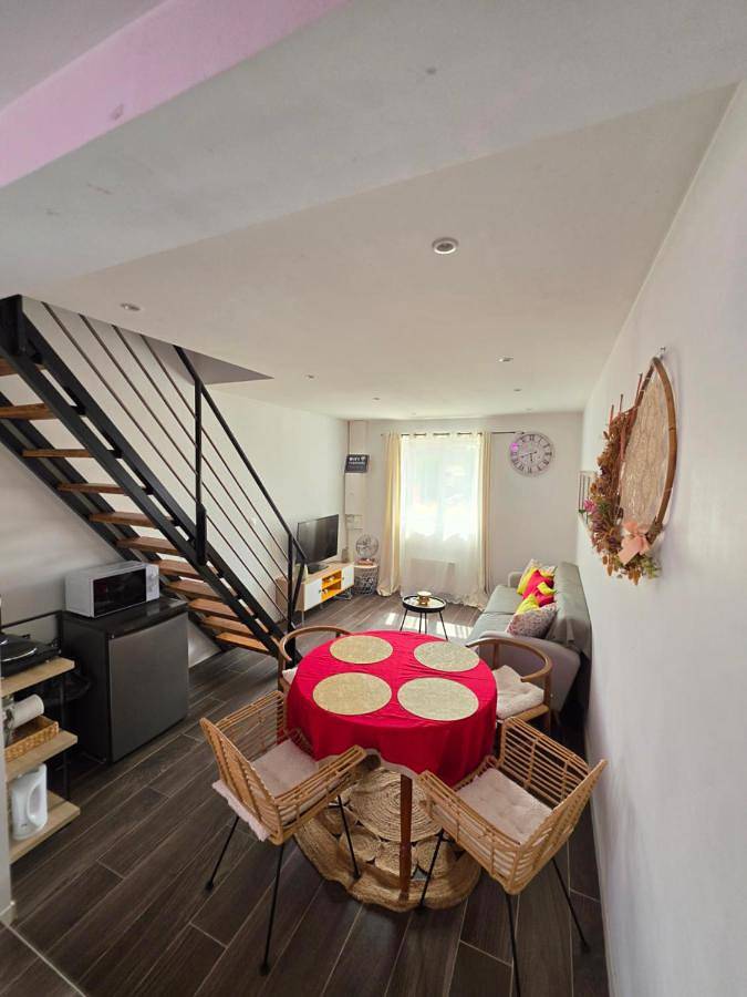 Appartement de vacances pour 5 personnes, avec Jacuzzi ainsi que Terrasse et Sauna