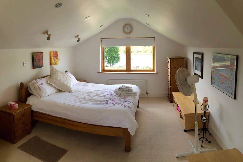 Mietshaus für Familienurlaube am Ufer in Kallilie/ballina, Counta Clare in Nenagh, Lough Derg