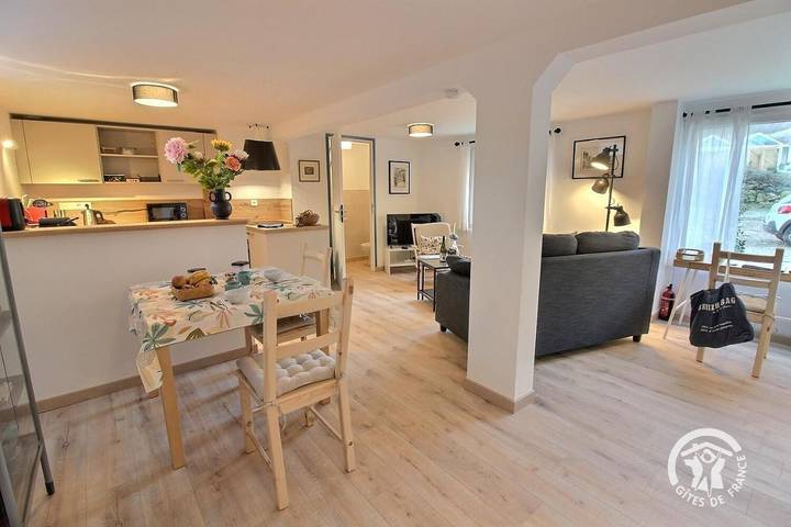 Location de vacances pour 2 personnes, avec Terrasse et Jardin à La Roche-Derrien