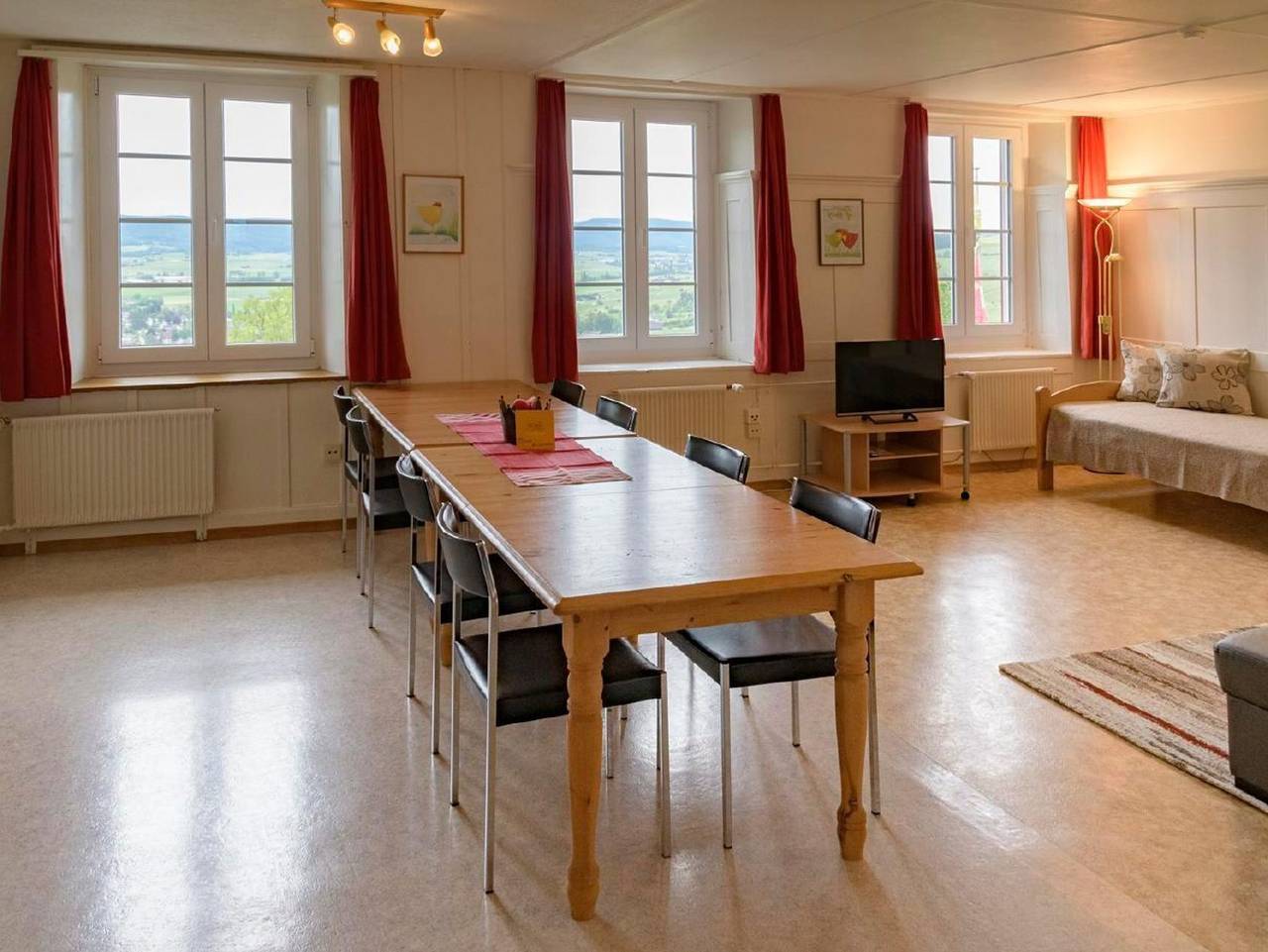 Ganze Ferienwohnung, Berghof Hallau grosse Ferienwohnung in Hallau, Bezirk Unterklettgau