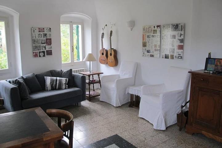 Ligurian rustico, surrounded by olive groves, 10 minutes from the sea. in Cantalupo (Imperia), Imperia