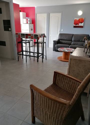 Gîte pour 4 personnes, avec balcon et jardin, animaux acceptés dans l' Ain