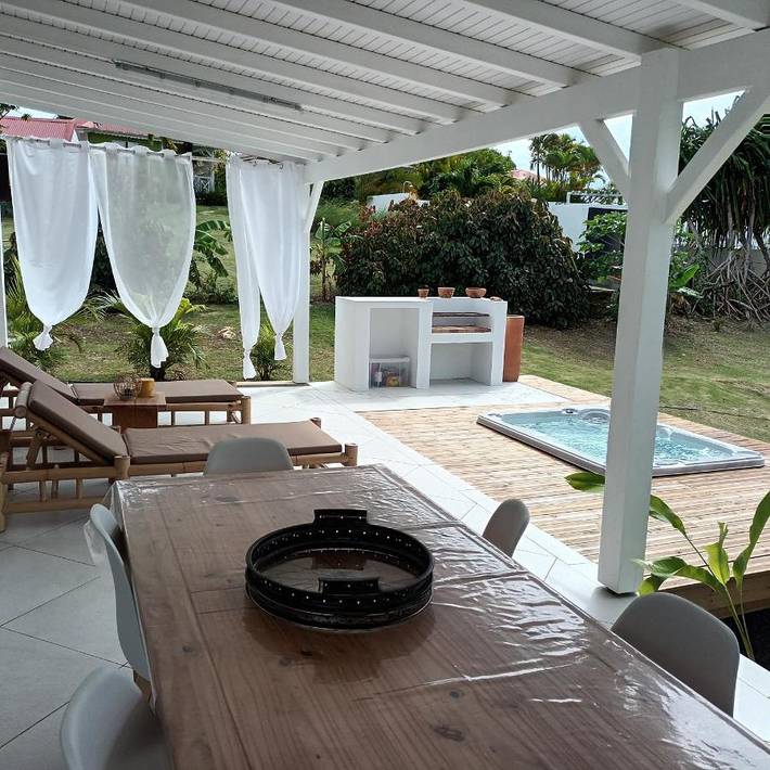 Location de vacances pour 5 personnes, avec vue ainsi que piscine et terrasse dans Saint-Louis (Marie-Galante) - 2