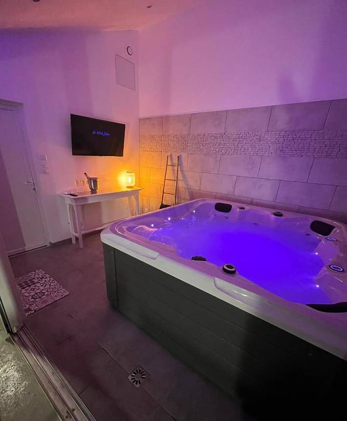 Location de vacances pour 11 personnes, avec Jacuzzi et Terrasse dans Époye