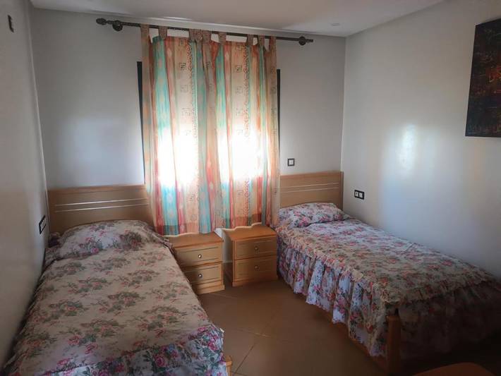 Gîte pour 6 personnes, avec piscine ainsi que vue et terrasse dans Madagh - 4