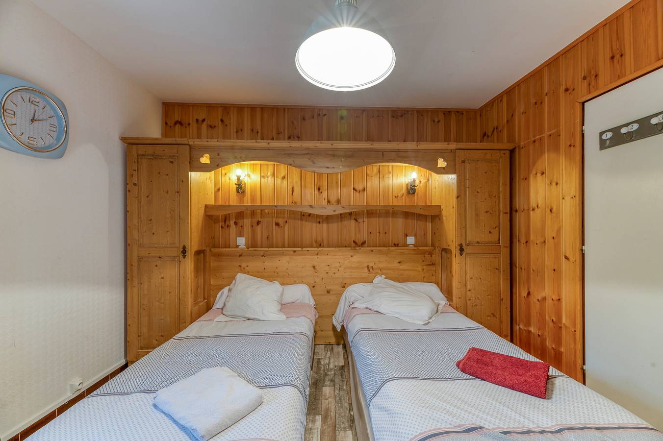 Habitación 'Chambre 2' con vistas a la montaña y balcón in Oz (desambiguación), Parque Nacional de los Ecrins