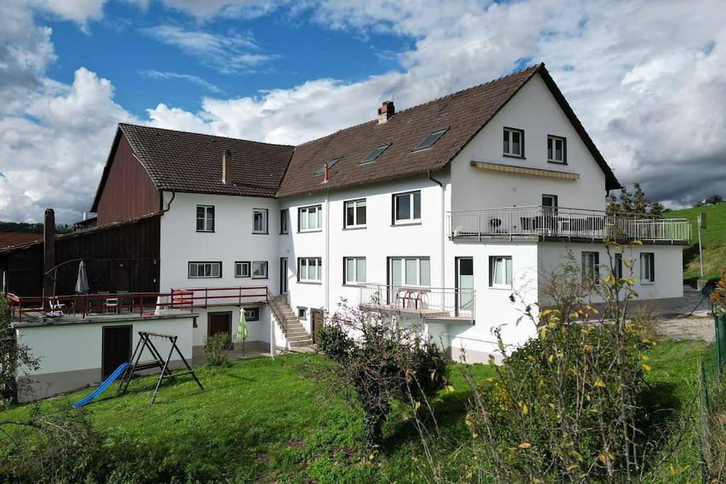 Ganze Wohnung, Großes Apartment Evergreen bis 8 Personen bei Waldshut in Waldshut-Tiengen, Südschwarzwald
