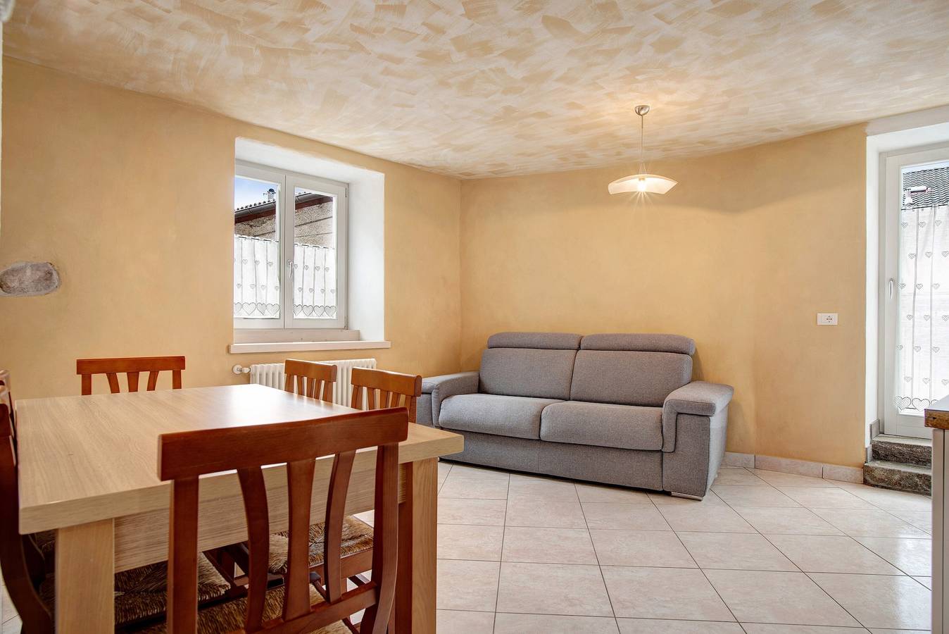 Geheel appartement, Appartement 'Lago di Serraia' met uitzicht op de bergen, balkon & Wi-Fi in Miola, Baselga di Pinè