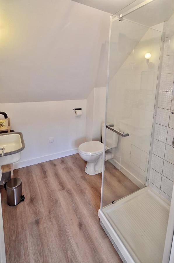 Gîte pour 3 personnes, avec Terrasse et Vue à Carolles - 4