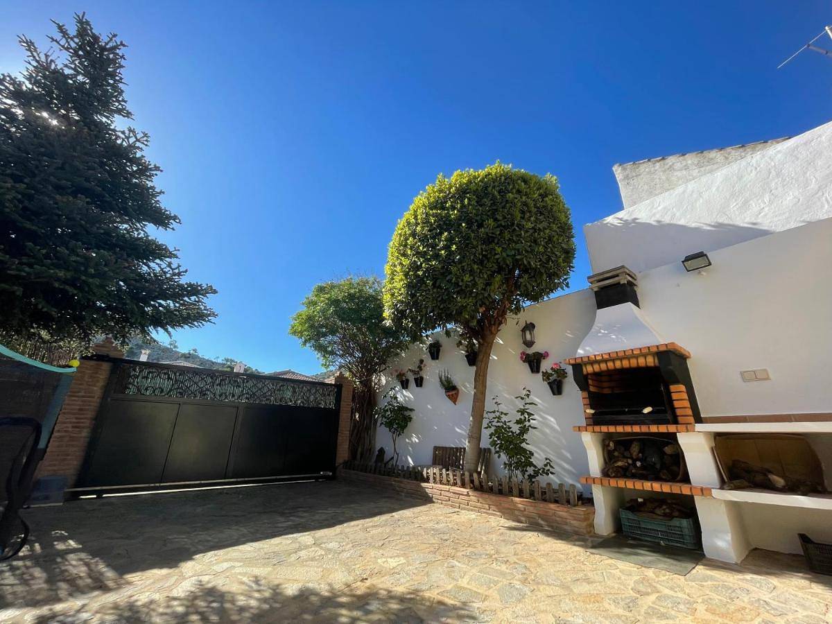 Three-Bedroom House in Cuevas del Becerro, Province de Málaga