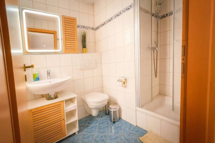 Entire apartment, Directly on the cliffs with beach access, beautiful nature in a quiet location. in Rerik, Neubukow-Salzhaff