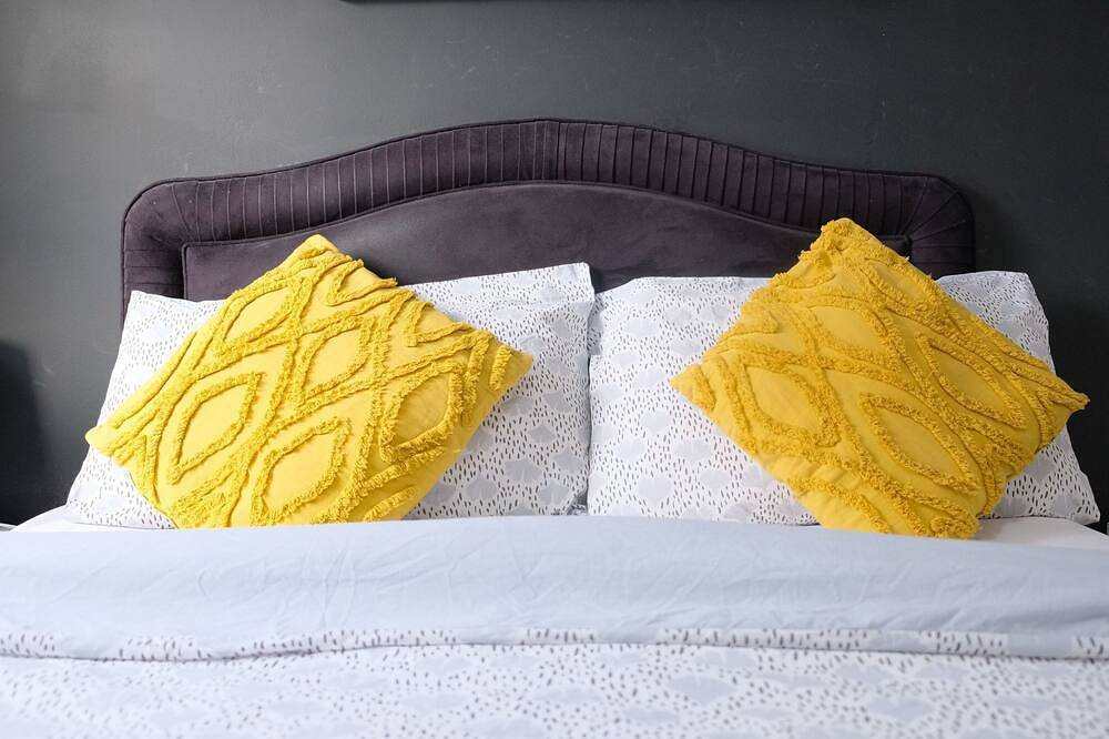 Entire apartment, 1-Schlafzimmer-Wohnung, 3 Gäste mit Parkplatz und Wi-Fi by Interhome in Greater Manchester