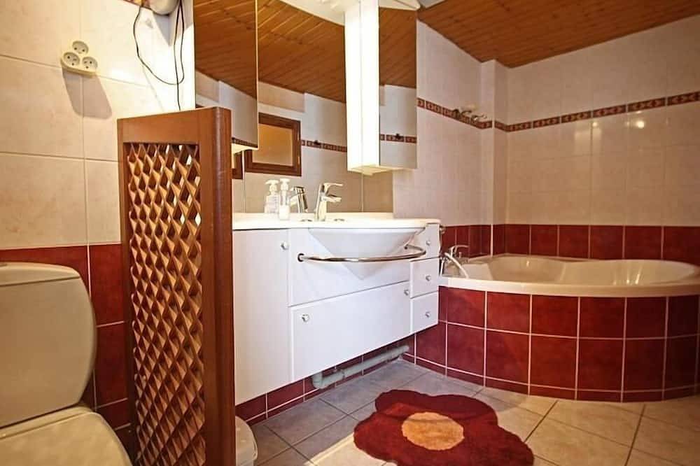Apartamento acogedor cerca de iglesia en Vagney con terraza y chimenea in Vagney, Parque natural regional de los Ballons des Vosges