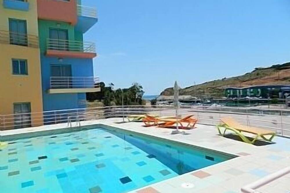 Entire apartment, Apartment In Albufeira Marina With 2 Bedrooms Only 800 Meters From The Beach in Albufeira, Faro District