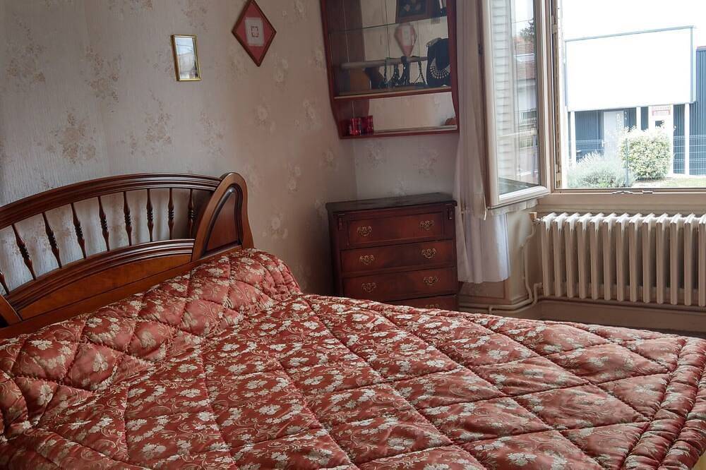 Belle chambre agréable à vivre proche commerce in Romilly-sur-Seine, Aube