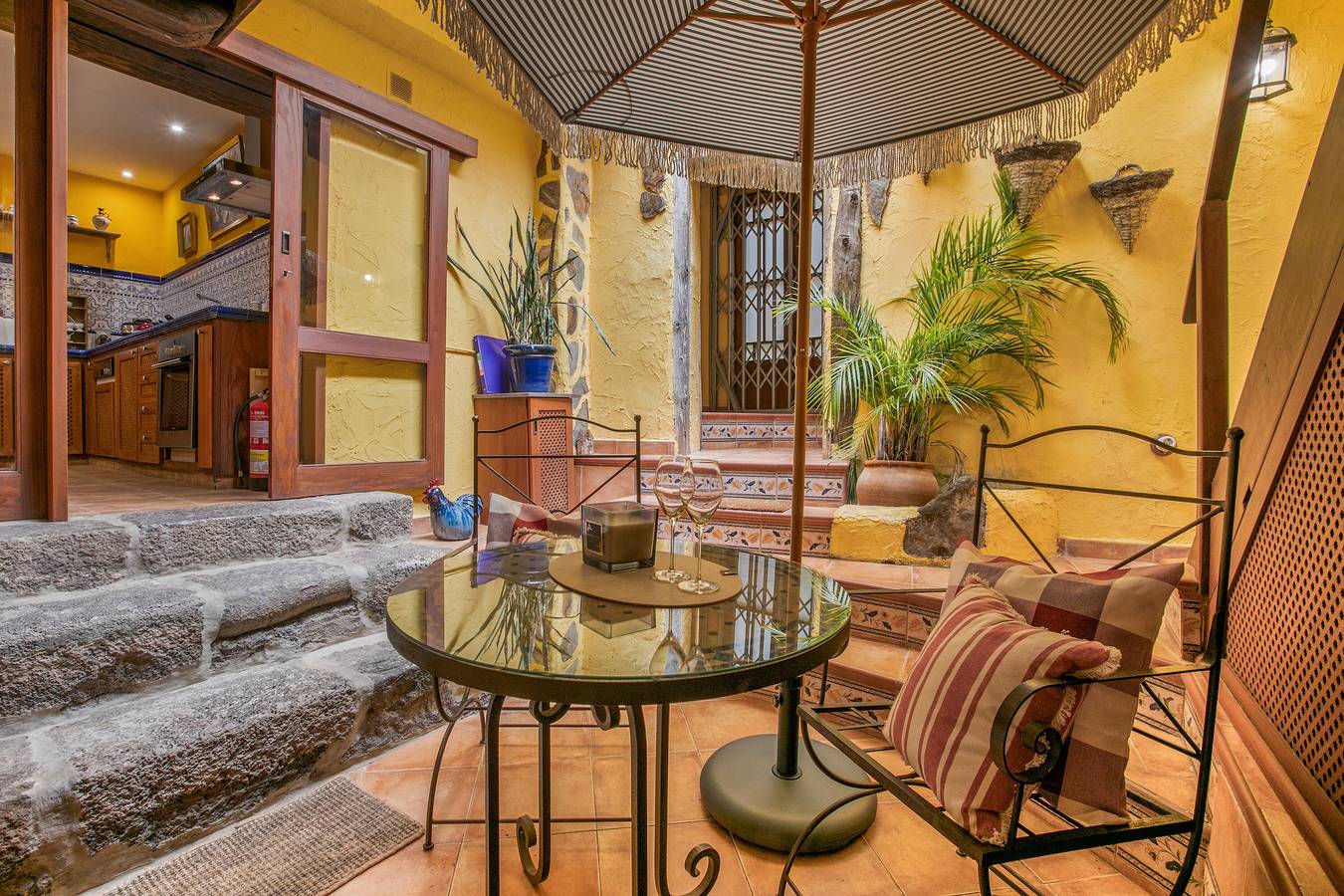 Ferienhaus 'Carmen' mit Meerblick, privater Terrasse und Wlan in La Matanza de Acentejo, Teneriffa Nord