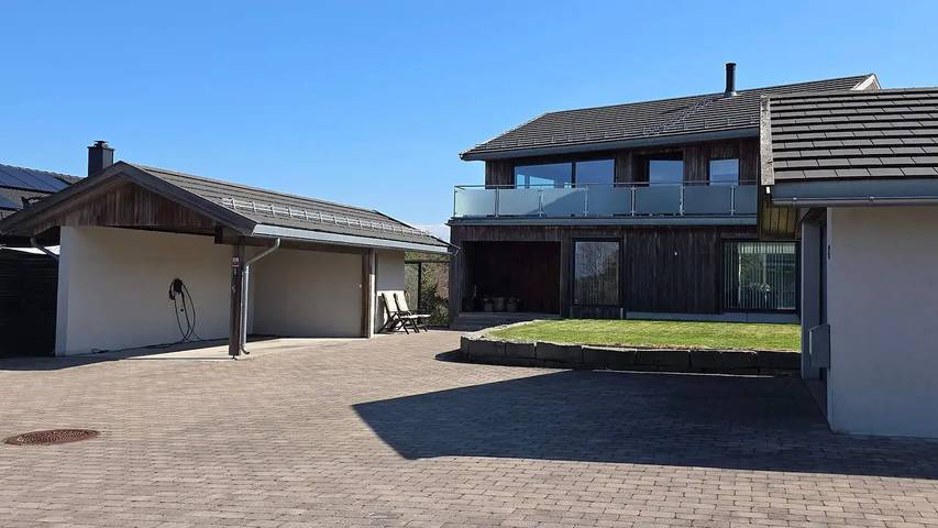 Ferienhaus für 9 Personen, mit Garten und Whirlpool