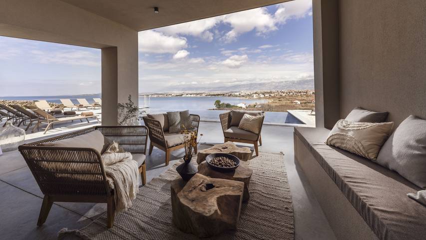 Ferienhaus für 10 Personen, mit Terrasse und Garten auf Pag