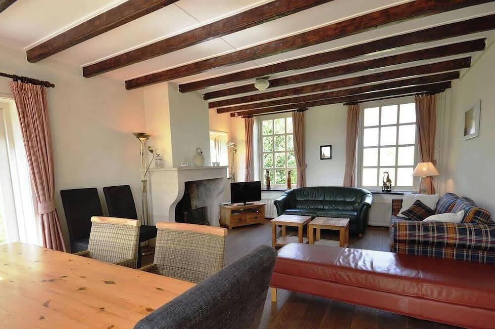 Group accommodation (18 persons) - Unique enjoyment in the heart of Zeeland. in Niederländische Nordsee
