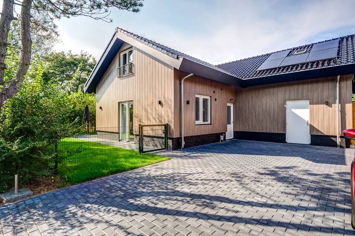 Strandhaus für 8 Personen, mit Terrasse und Balkon/Terrasse in Julianadorp - 2
