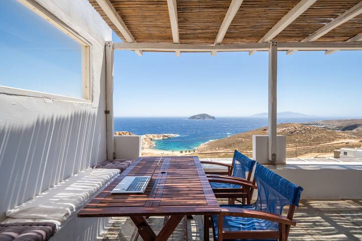 Casa Vacacional 'Kristina' con Vista al Mar, Terraza Privada y Aire Acondicionado in Serifos