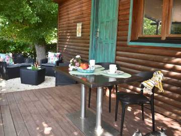 Chalet pour 2 personnes, avec jacuzzi et piscine, animaux acceptés dans les Bouches-du-Rhône
