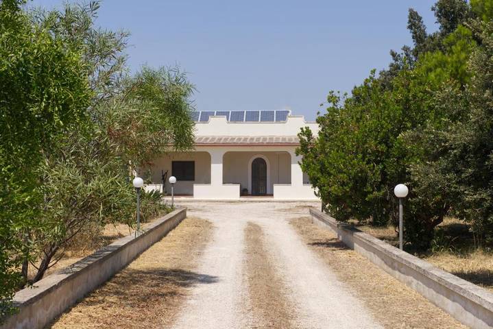 Location de vacances pour 4 personnes, avec jardin ainsi que vue et bassin pour enfant à Mesagne - 2