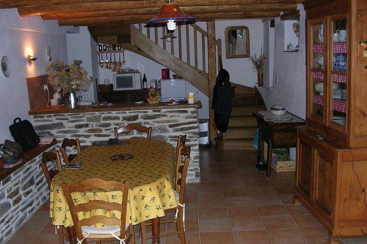 Location de vacances pour 5 personnes, avec jardin dans Saint-André-de-Lancize