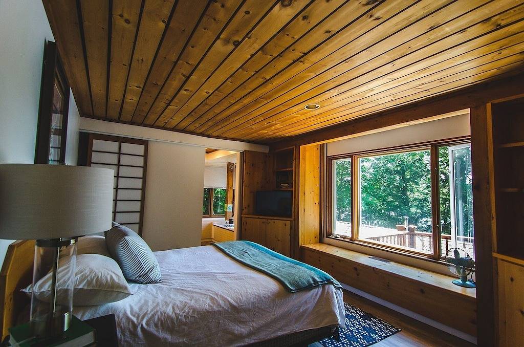 5Br Family Lakefront Cottage, Walk to Bala! in Muskoka