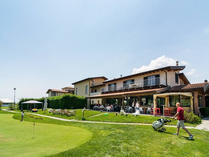 Wohnung in Salò mit Pool und Olivenhainen in Salò, Gardasee-Berge