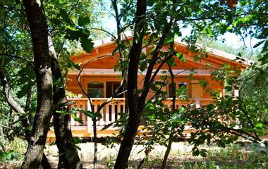 Chalet pour 4 personnes, avec terrasse et jardin dans la Drôme