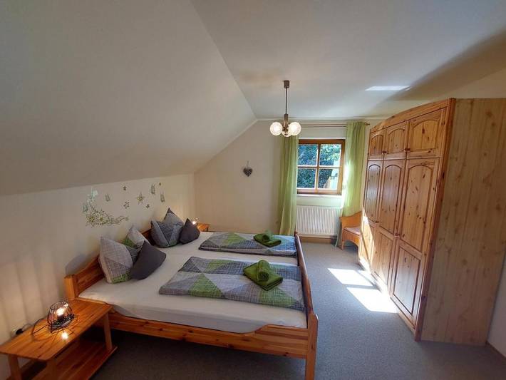 Ferienwohnung für 2 Personen, mit Ausblick und Garten sowie Terrasse in Furth im Wald