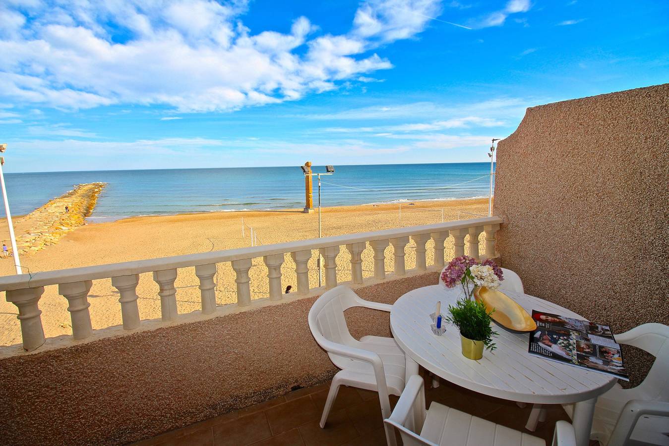 Apartamento entero, Apartamento de vacaciones para 6 personas con terraza in Playa Carrer La Mar, Campello