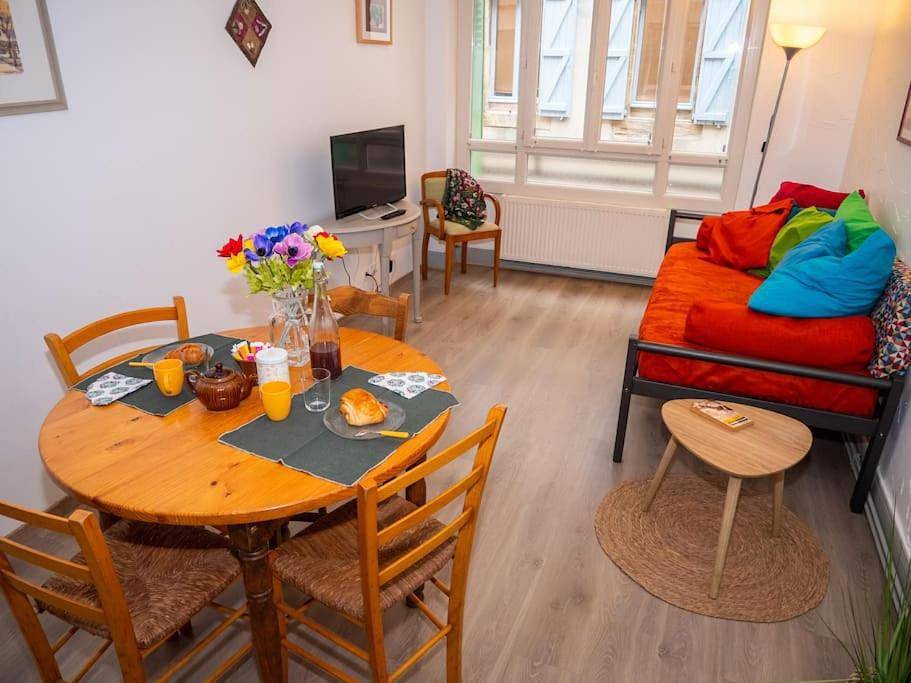 Appartement entier, One-Bedroom Apartment in Mirepoix, Ariège