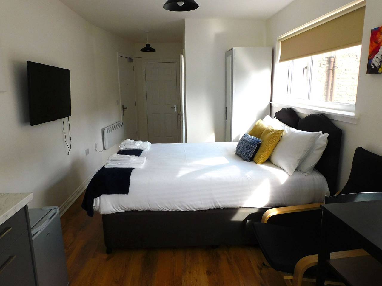 Ganze Wohnung, No 3 - Modern Studio Apartment in Lanark Town Centre in Süd Lanarkshire