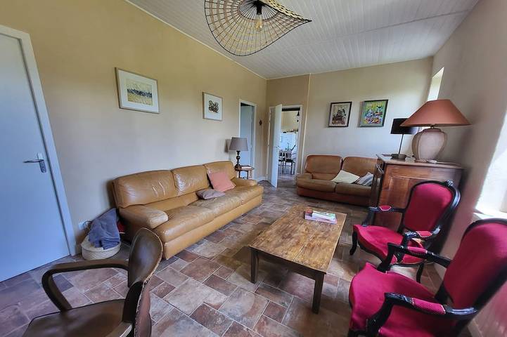 Gîte pour 11 personnes, avec jardin à La Bussière - 4