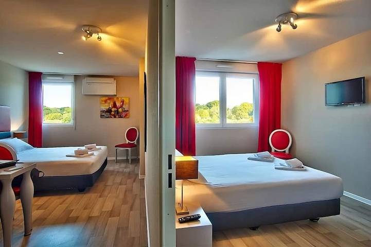 Hotel for 4 people - 1