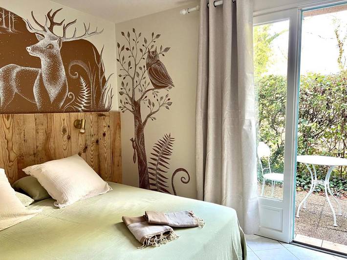 Chambre d’hôte pour 2 personnes, avec terrasse et piscine ainsi que jardin et vue à Sainte-Nathalène - 3