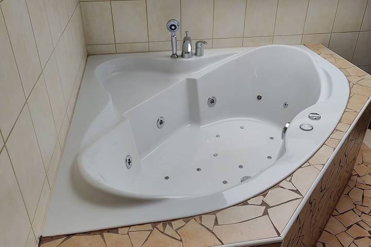 Ferienwohnung für 4 Personen, mit Balkon und Whirlpool sowie Sauna in Saarbrücken - 4