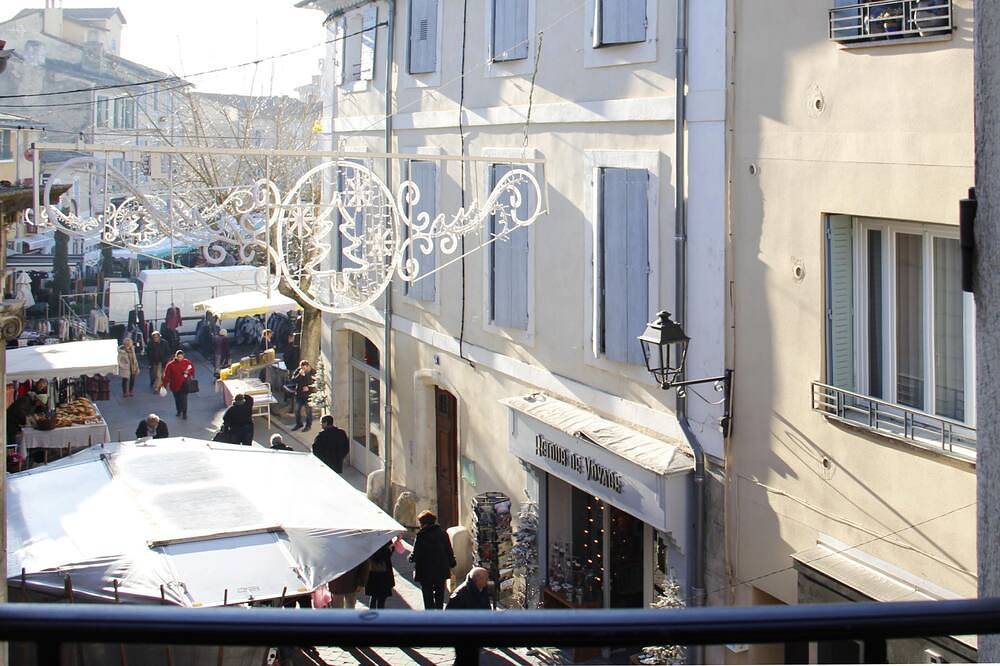 Appartement entier, Gîte les coquelicots<br>Classé 2* Duplex Climatisé in L'Isle-sur-la-Sorgue, Vaucluse